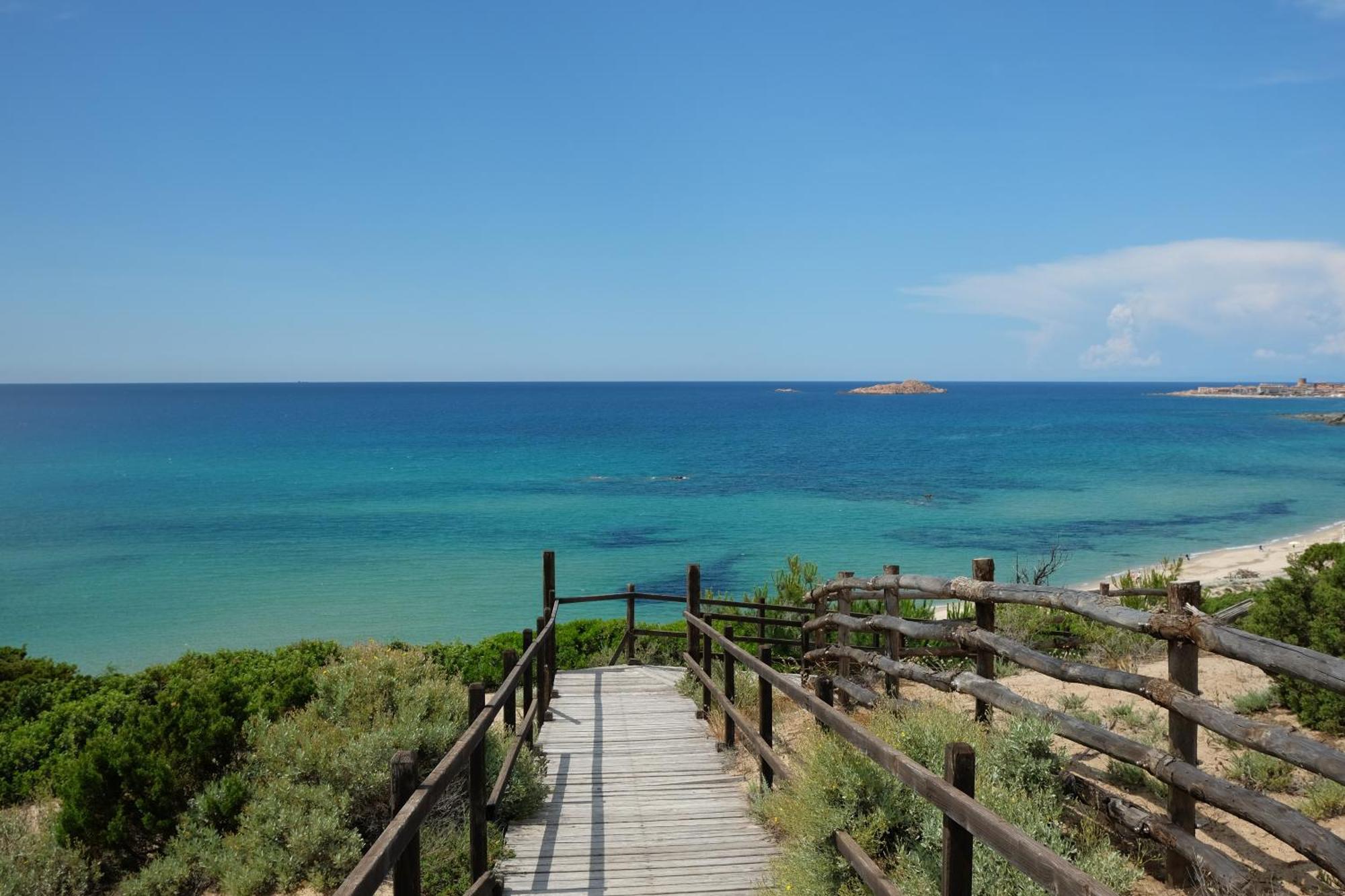 Calarossa Sardinia Apartments อิโซลา โรสซา ภายนอก รูปภาพ